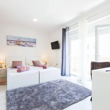 2sis 2 Apartment *
