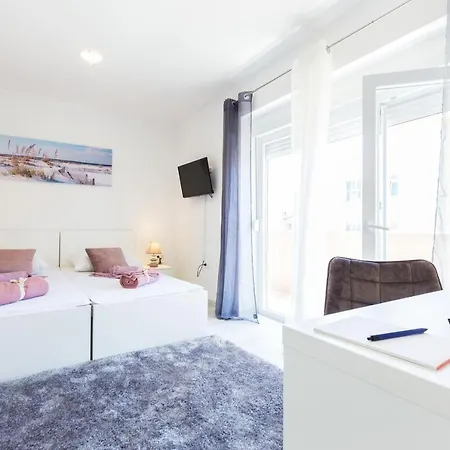 2sis 2 Apartment *