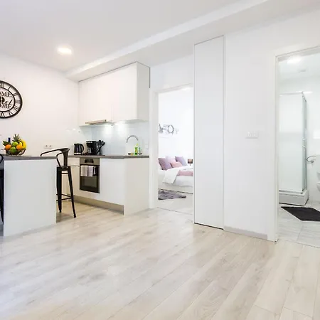 2sis 2 Apartment *