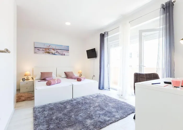 2sis 2 Apartment *